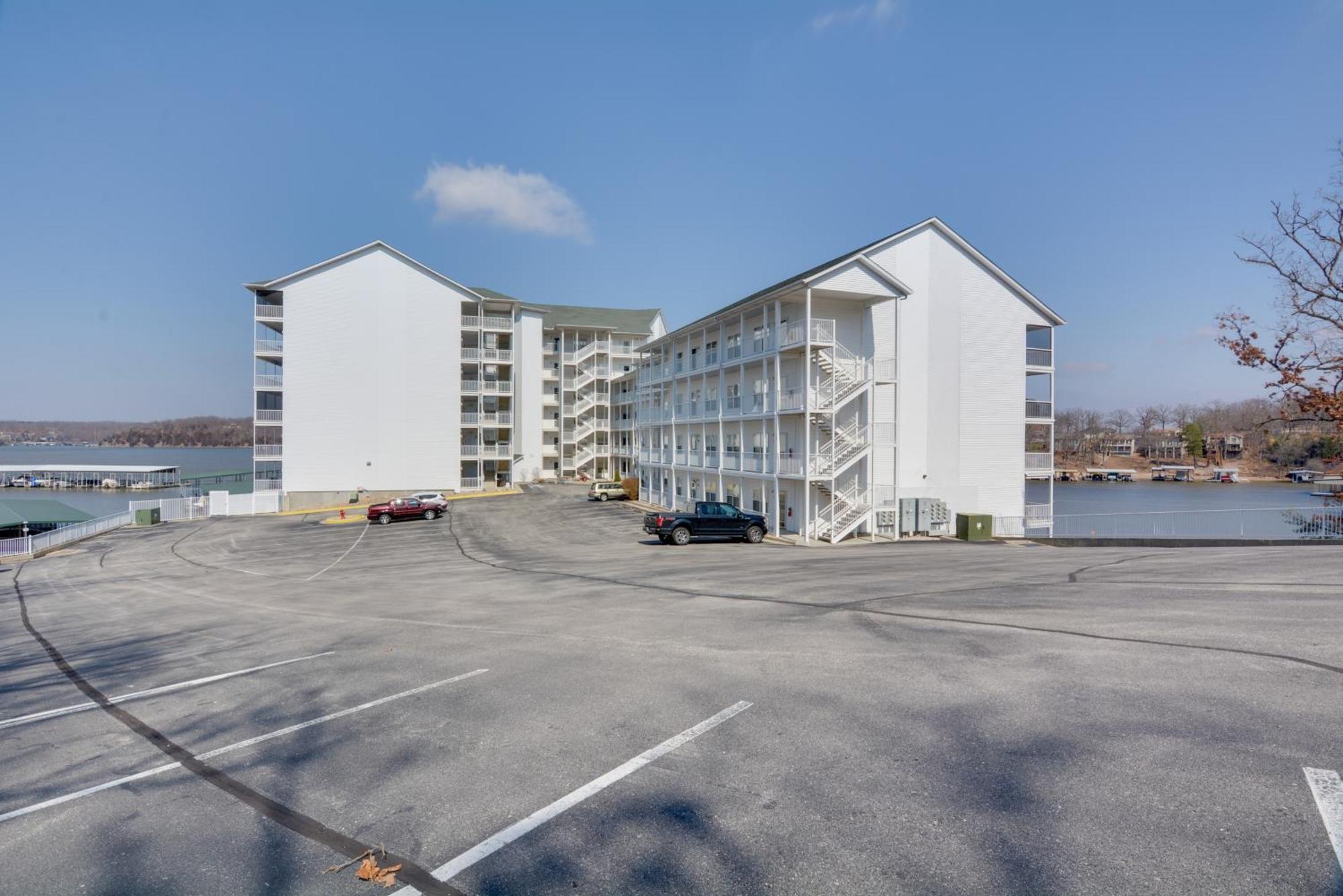 Lakefront Osage Beach Condo With Pool And Water Views! Eksteriør bilde