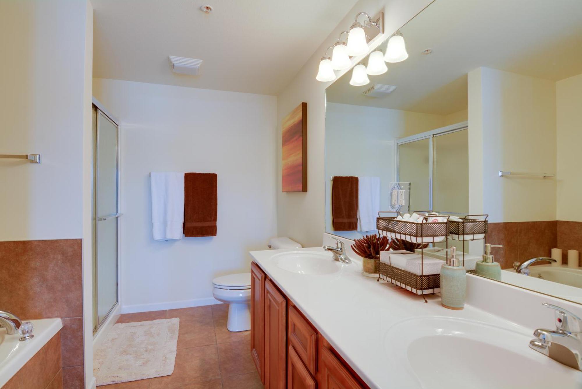 Lakefront Osage Beach Condo With Pool And Water Views! Eksteriør bilde